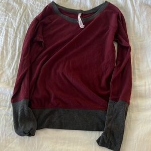 Alo yoga woman's top